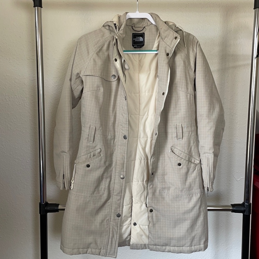 Women’s small petite North Face Winter Coat, Tan